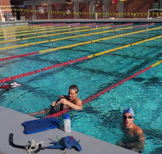 Andrés entrenando al lado de Morosov, nadador ruso y medallista olímpico. (2)